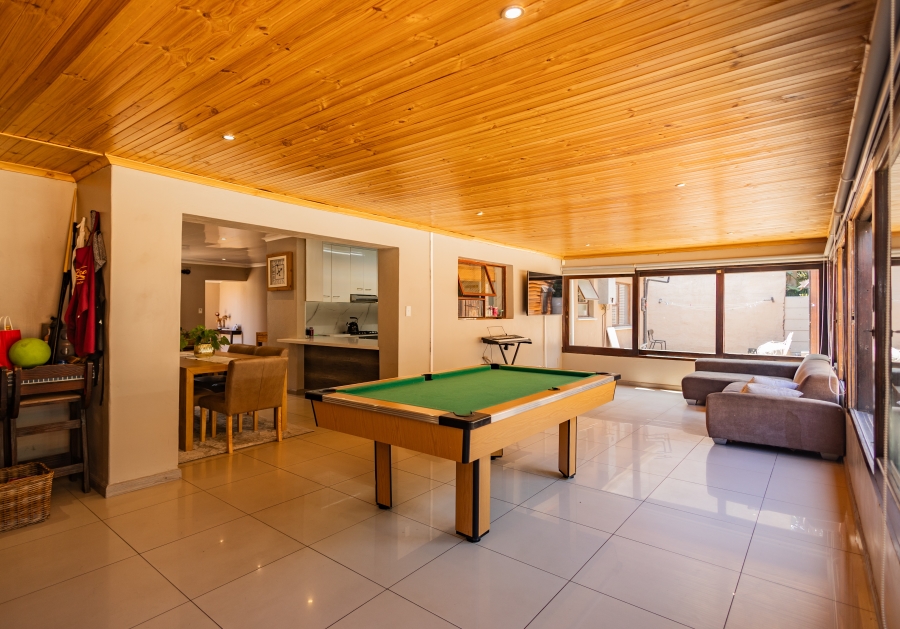 4 Bedroom Property for Sale in Table View Western Cape